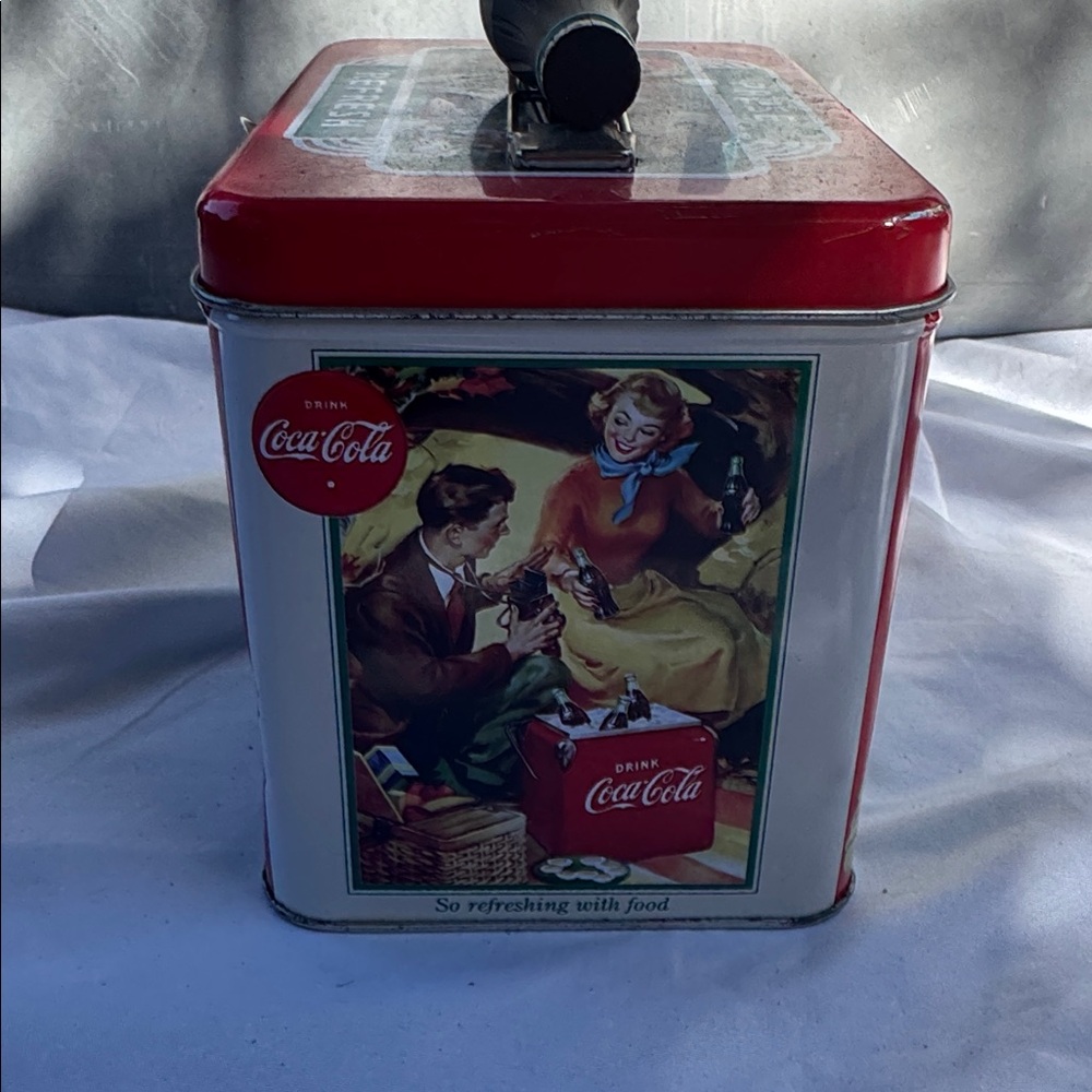 Coca-Cola Red Tin Box with Bottle Opener - Picture 2 of 7